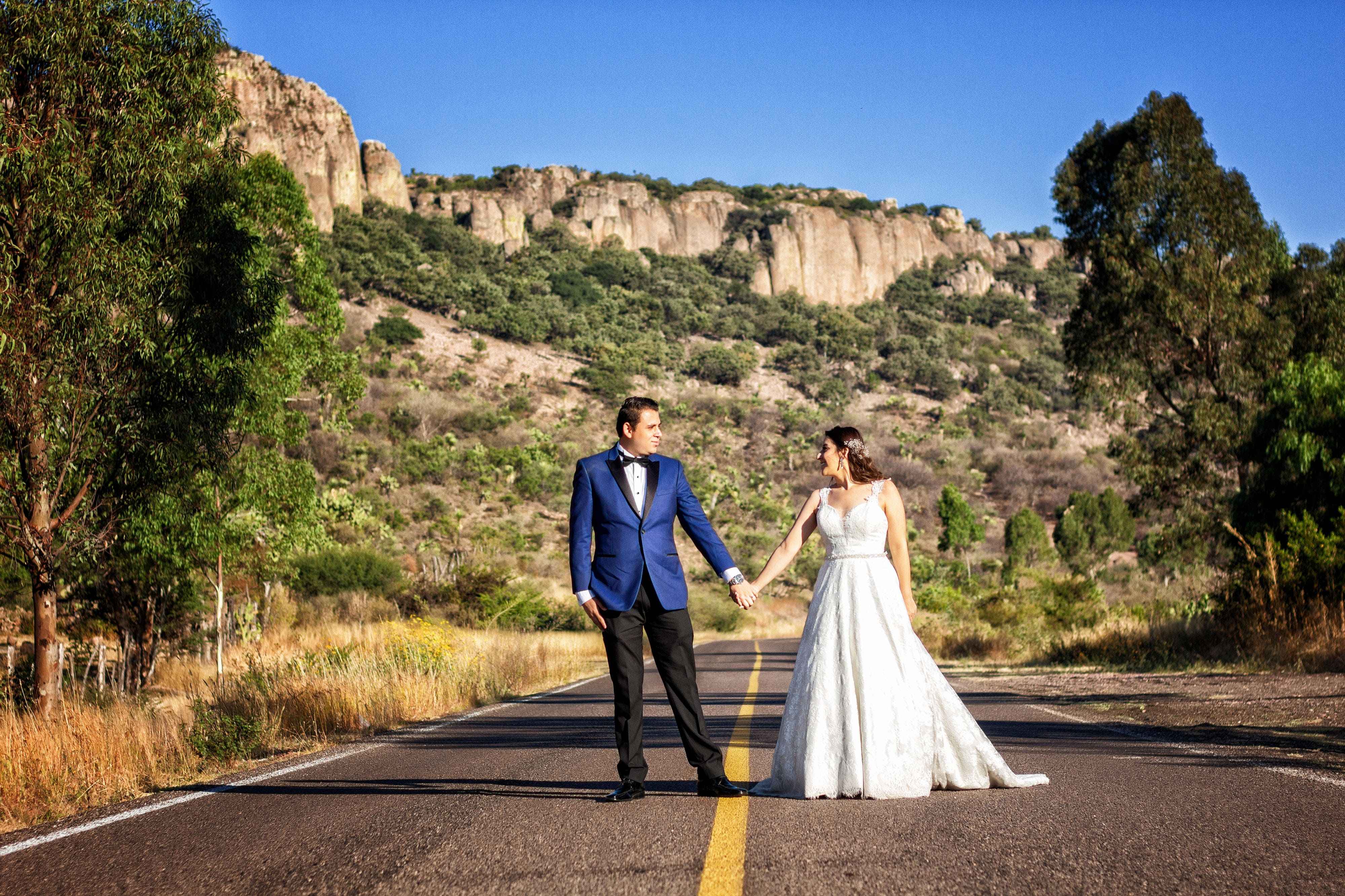 Alejandra & Aaron — portada